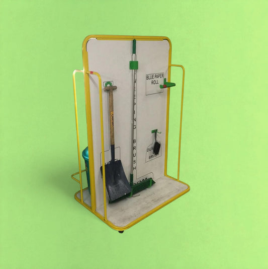 Mobile double cleaning station with rail